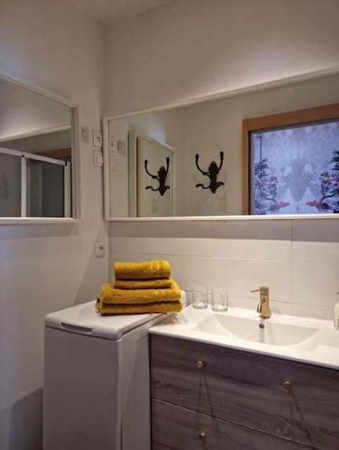 Maison Verte, Monument Historique Apartment in Flanders