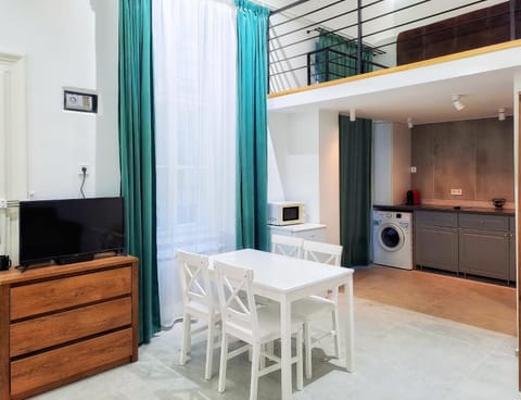 TV and multimedia, Kitchen or kitchenette, Living room