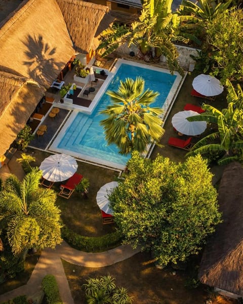 Swimming pool