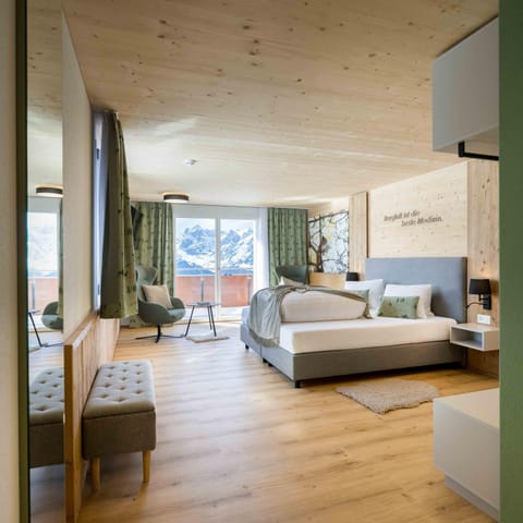 Winter, View (from property/room), Balcony/Terrace, Photo of the whole room, Decorative detail, Bedroom, Guests, Mountain view, Area and facilities, furniture, storage