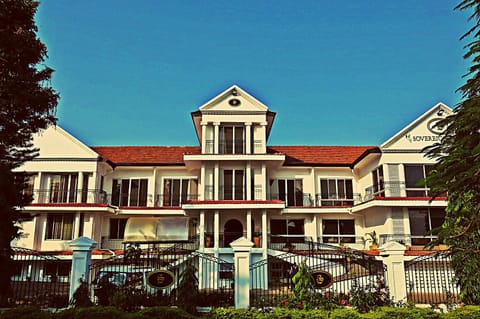 Property building, Day