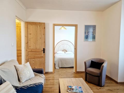 La Porte Du Midi Apartment in Normandy