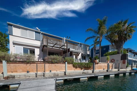 Property building, Day