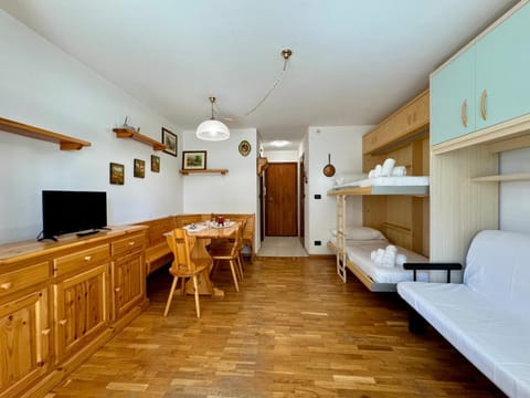 Hostdomus- Terrace Apartment Apartment in Sestriere
