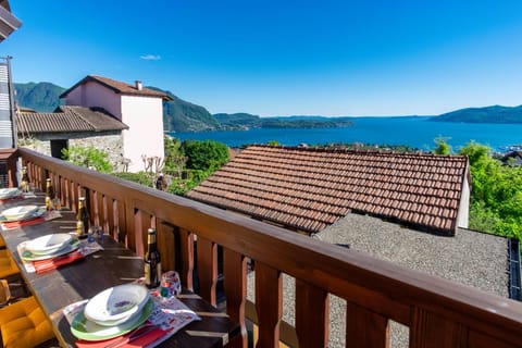 Balcony/Terrace, Lake view