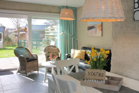 Seating area, Dining area, Garden view