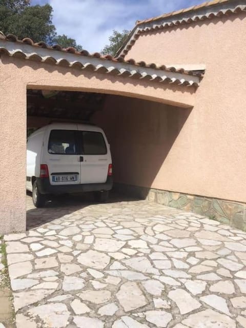 Villa avec piscine House in Roquebrune-sur-Argens