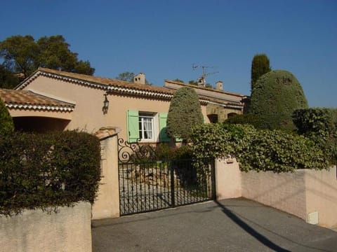 Villa avec piscine House in Roquebrune-sur-Argens