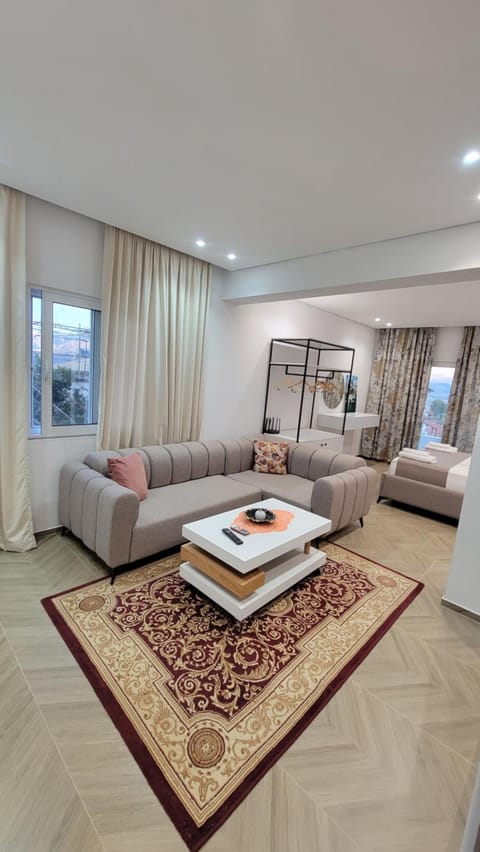 luxury studio's J&M Villa in Sarandë