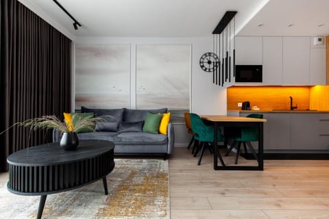 TV and multimedia, Kitchen or kitchenette, Living room, Seating area, Evening entertainment