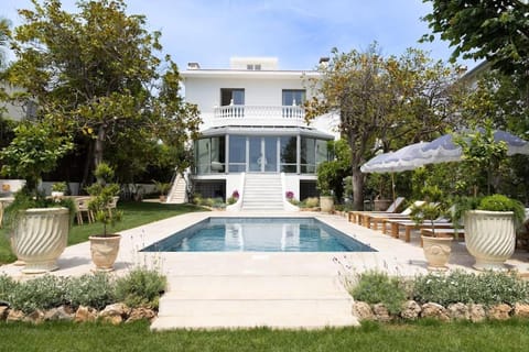 Beach front Villa Cap D'Antibes Villa in Antibes