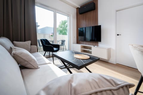 Communal lounge/ TV room, TV and multimedia, Living room, Photo of the whole room, Seating area, Evening entertainment