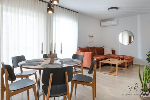 Living room, Seating area, Dining area, air conditioner