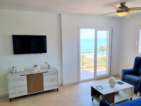 TV and multimedia, Living room, Sea view