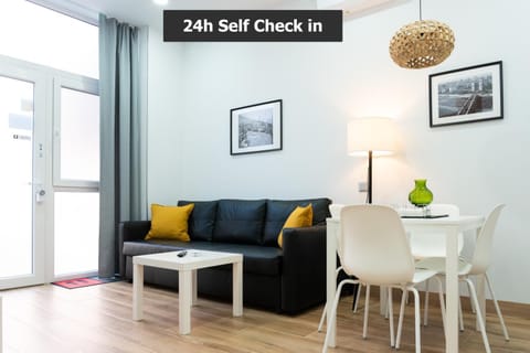 Living room, Photo of the whole room, Seating area, Dining area