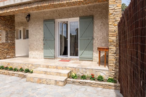 Patio, Facade/entrance, Day, View (from property/room), Balcony/Terrace