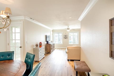 Lower West Newport House in Balboa Peninsula