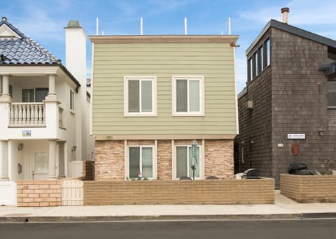 Lower West Newport House in Balboa Peninsula