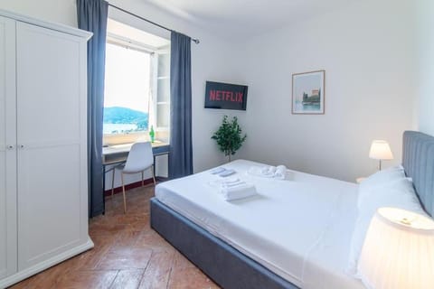 Villa amazing lake view with jacuzzi, private garden and gym Apartment in Cernobbio