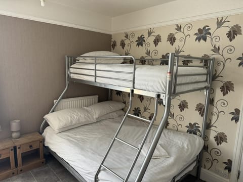 Bed, Photo of the whole room, Bedroom, bunk bed