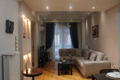 Communal lounge/ TV room, TV and multimedia, Living room, Seating area