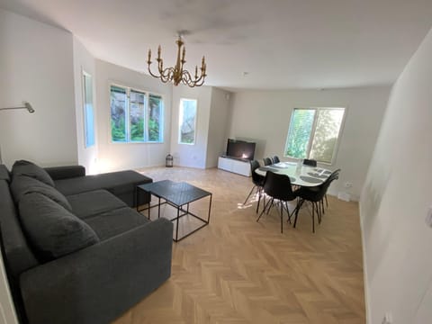 Living room, Seating area, Dining area