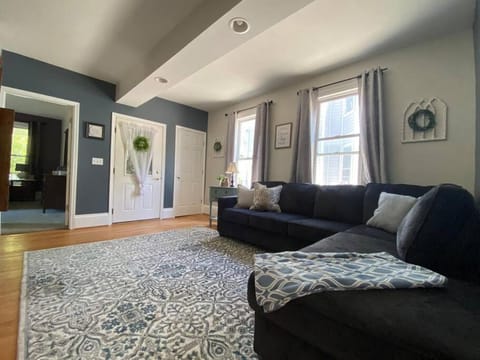 Cozy Main Street Flat Apartment in Ohio