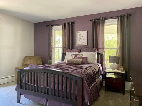 Cozy Main Street Flat Apartment in Ohio