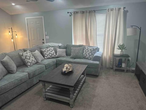 The Great Escape King suite, Kid friendly House in Sevierville