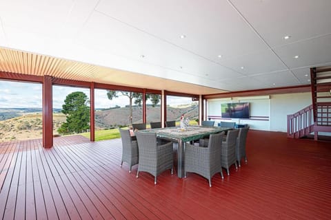 Patio, Natural landscape, View (from property/room), Balcony/Terrace, Dining area