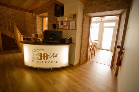 Lobby or reception, Entertainment, Meals