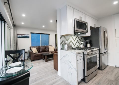 Upper West Newport House in Balboa Peninsula