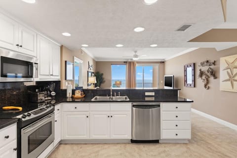 Kitchen or kitchenette, kitchen