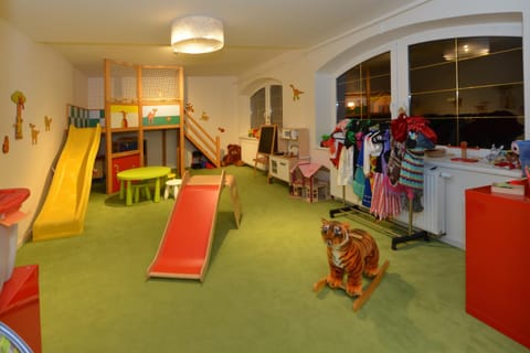 Kids's club