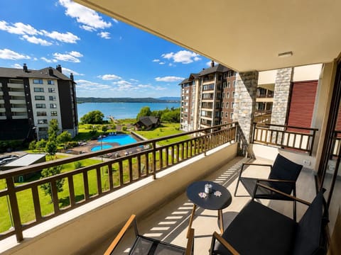 Day, View (from property/room), Balcony/Terrace, Swimming pool