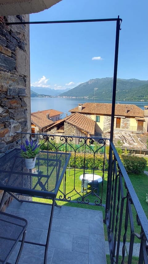 Balcony/Terrace, Lake view