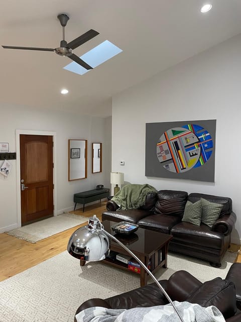 Facade/entrance, Living room, Seating area