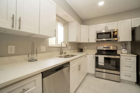 Kitchen or kitchenette, oven, stove
