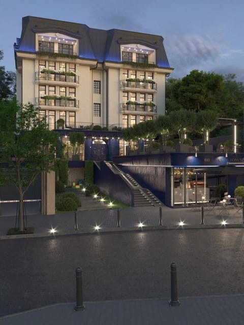 Property building, Restaurant/places to eat
