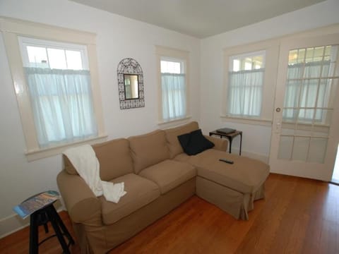 Lower West Newport House in Balboa Peninsula