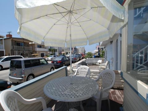 Lower West Newport House in Balboa Peninsula