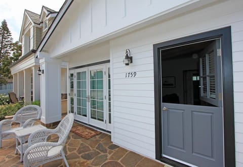 1759 Miramar Dr House in Balboa Peninsula