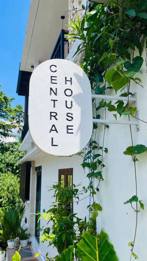 Property building, Day, Street view