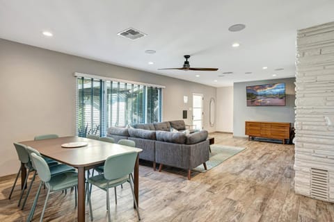 Upscale Remodel - Walk to ASU Pool & Pickleball House in Tempe