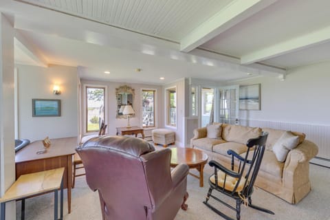 5 Mi to Provincetown! Water-View Beach House House in North Truro