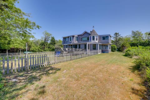 5 Mi to Provincetown! Water-View Beach House House in North Truro