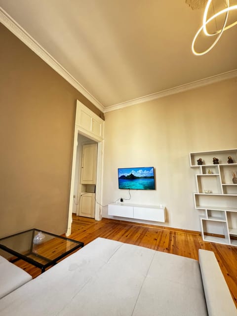 Communal lounge/ TV room, TV and multimedia