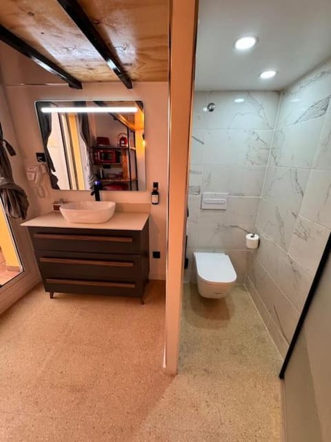 Precioso estudio con terraza en Florida E1 Apartment in L'Hospitalet de Llobregat