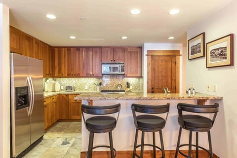 Big Horn Lodge 410 by East West Hospitality Apartment in Northstar Drive