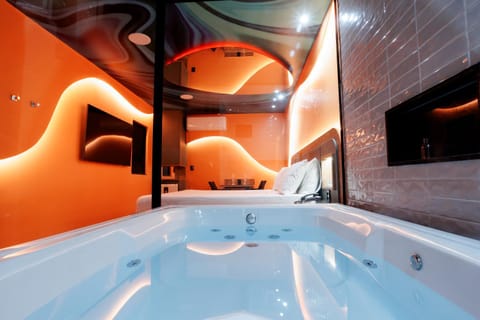 Hot Tub, Bathroom, TV and multimedia, Bath
